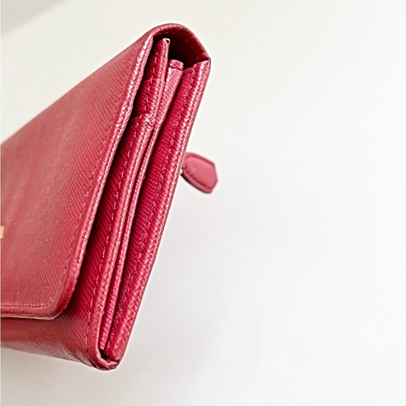 PRADA 🌟Saffiano Leather Wallet - Picture 3 of 16